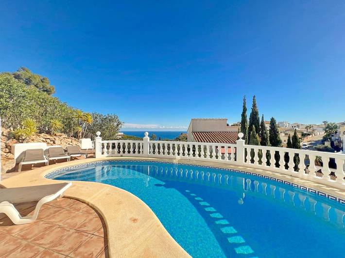 Chalet para 6 personas, con terraza y piscina en Benitachell