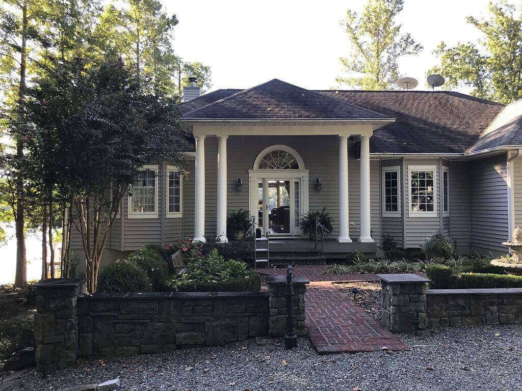 Das perfekte Lake Anna Waterfront Haus! Whirlpool, abgeschirmte Veranda, herrliche Aussicht! in Lake Anna