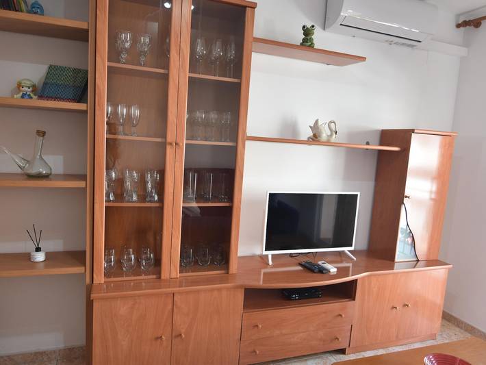 Ganze Wohnung, Familienfreundliche Wohnung in Roses, 100m zum Strand, 2 Zimmer, A/C, nahe zu allen Annehmlichkeiten in Roses Centre, Roses