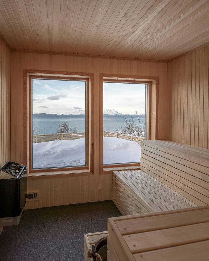 Berge, Meer und Nordlicht direkt vor der Haustür in Lyngen
