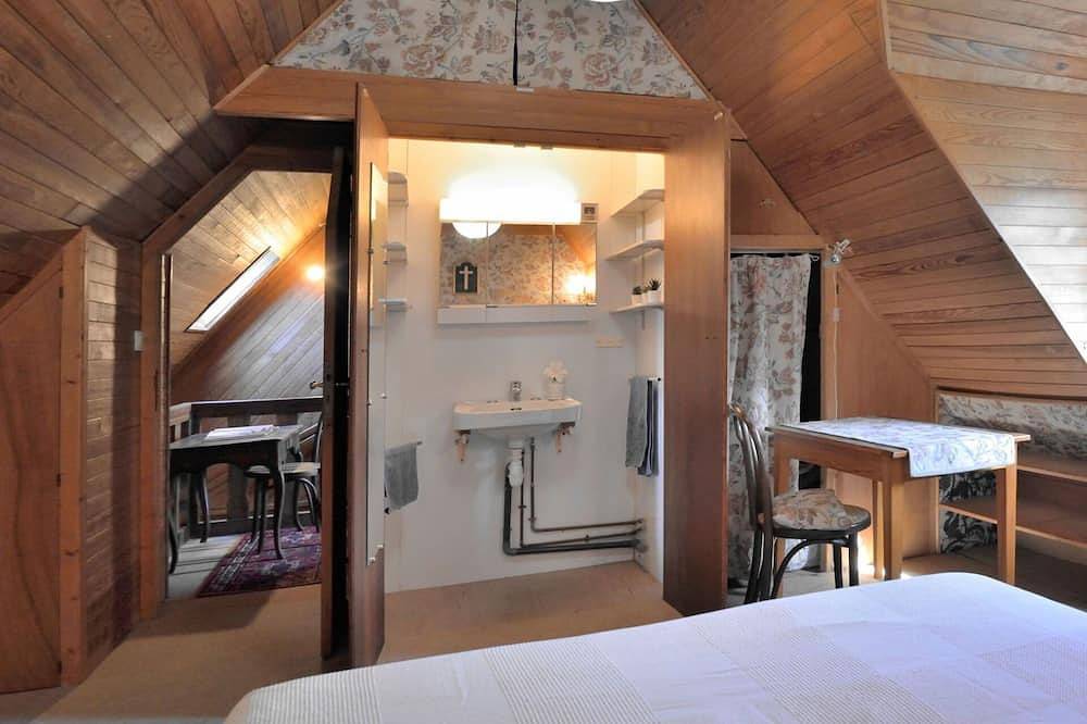 Atemberaubendes alleinstehendes Ferienhaus mit  W-Lan, Tv, Innenhof und Haustiere erlaubt in Île-Grande, Pleumeur-Bodou