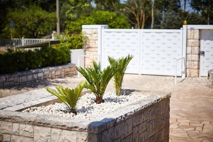 Location de vacances pour 19 personnes, avec piscine et jacuzzi ainsi que jardin et sauna à Castellana Grotte - 3