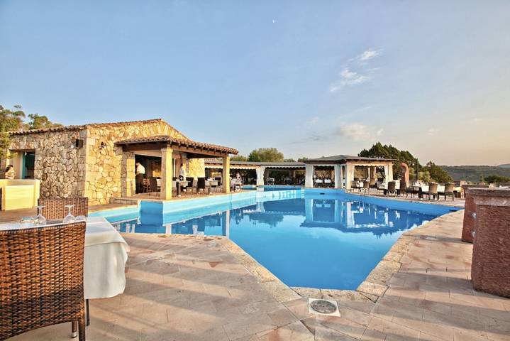 Ganze Wohnung, Ferienwohnung für 2 Personen mit Pool in Porto Rotondo, Olbia