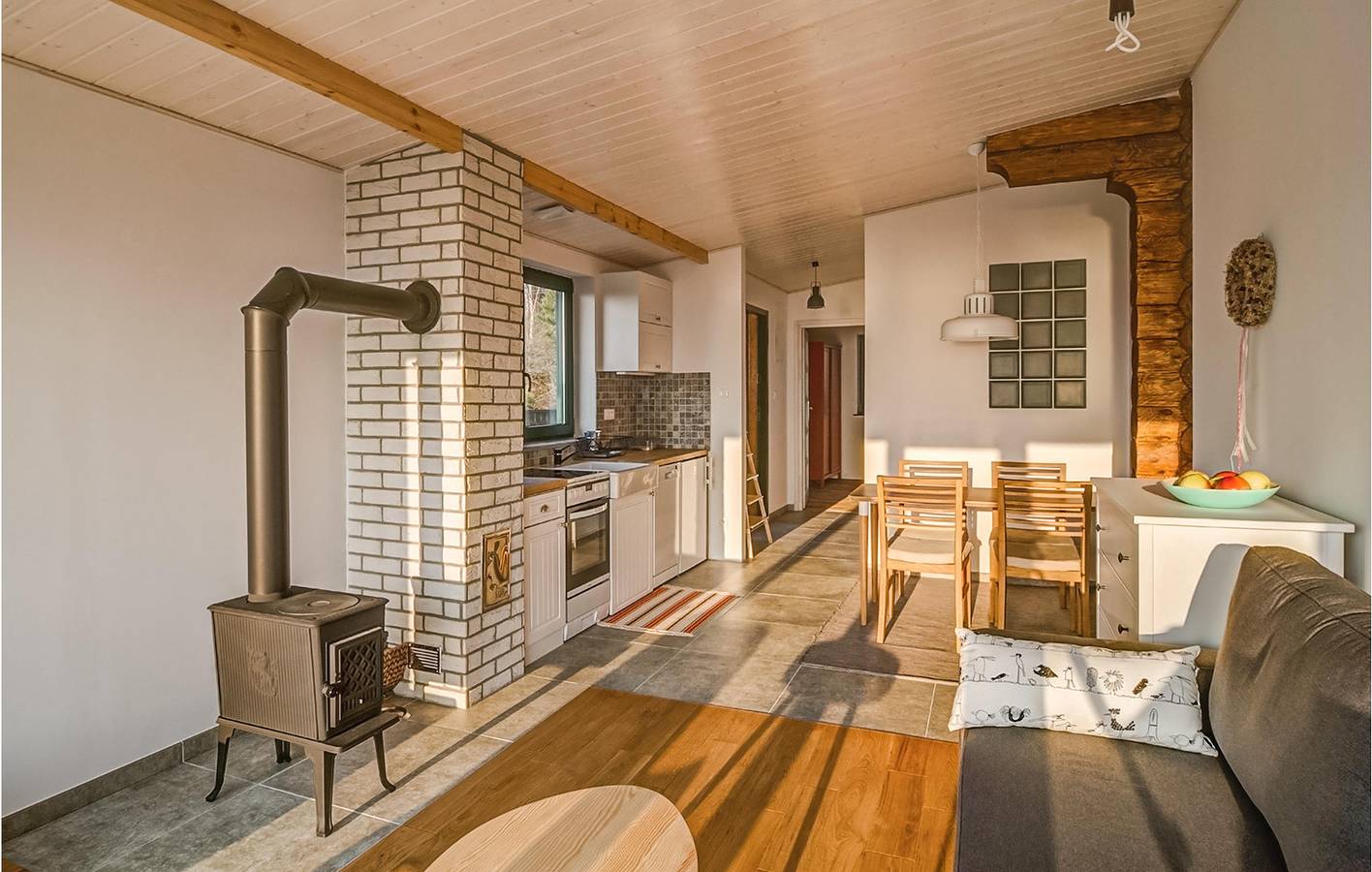 Cały apartament wypoczynkowy, Apartament wakacyjny dla 3 osób z taras in Nowe Warpno, Zalew Szczeciński