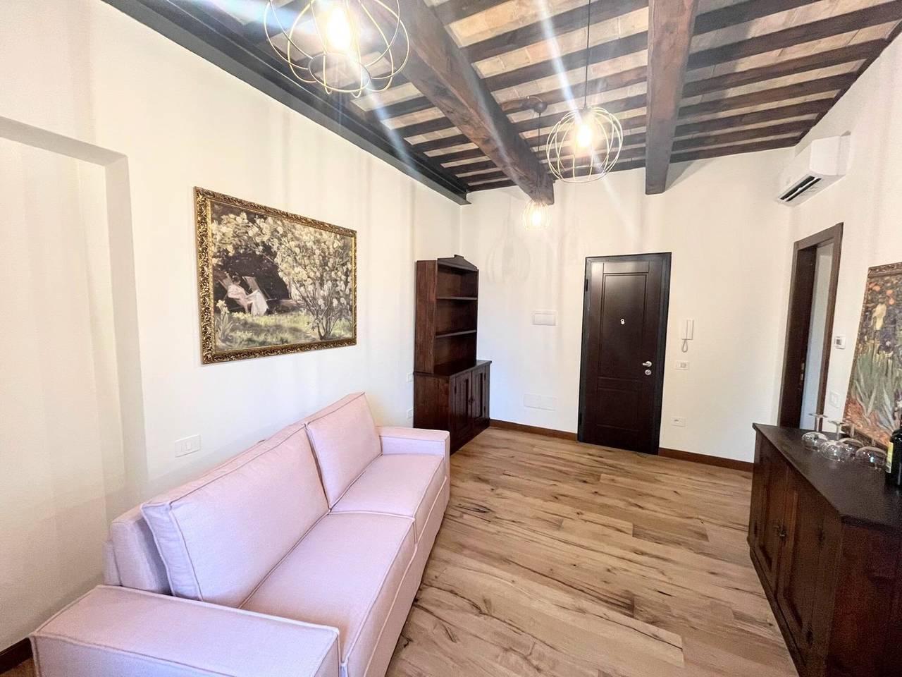 Ganze Wohnung, Wohnung in einem Dorf mit Swimmingpool in Pesaro, Valle del Metauro