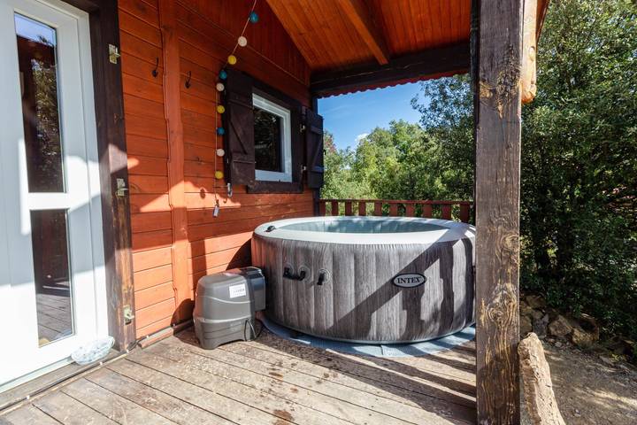 Chalet pour 4 personnes, avec jacuzzi et piscine ainsi que terrasse et jardin, animaux acceptés dans l' Aude - 3