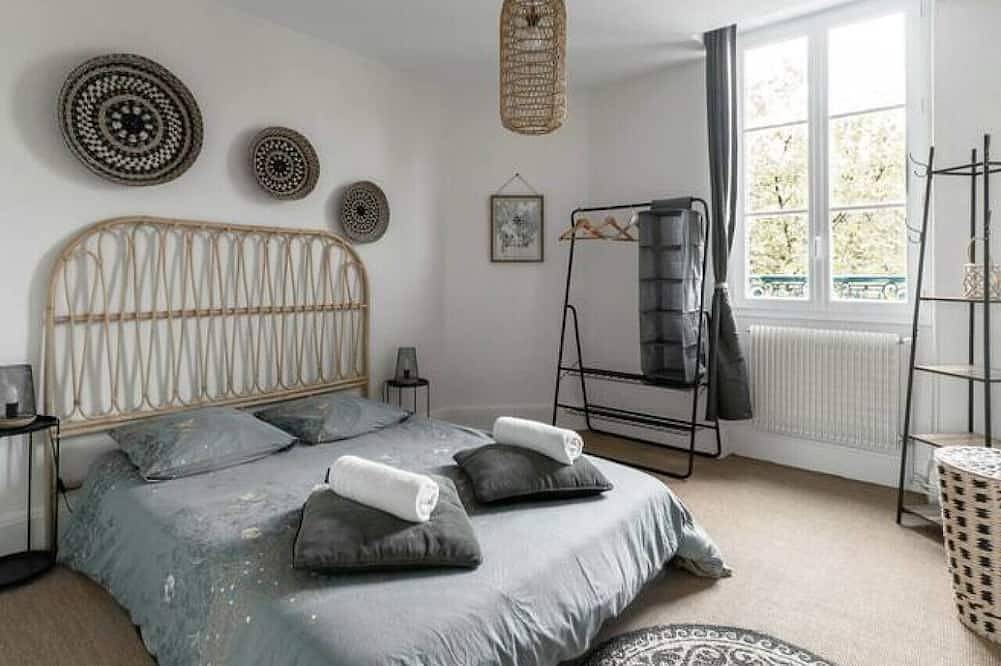 Apartamento entero, Large Bohemian T3 80m2 with Private Parking in Vichy, Región de Vichy