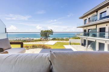 Ferienwohnung für 4 Personen, mit Balkon und Kinderpool in Nazaré