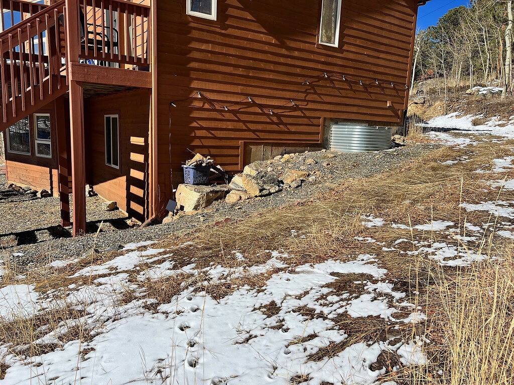 Ganze Wohnung, Private, Cozy, and Remote Mountain Apartment in Walk-out Garden Level w/Patio. in Arapaho and Roosevelt National Forests
