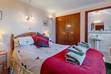 Cottage for 6 People in Fishguard, Pembrokeshire, Photo 2