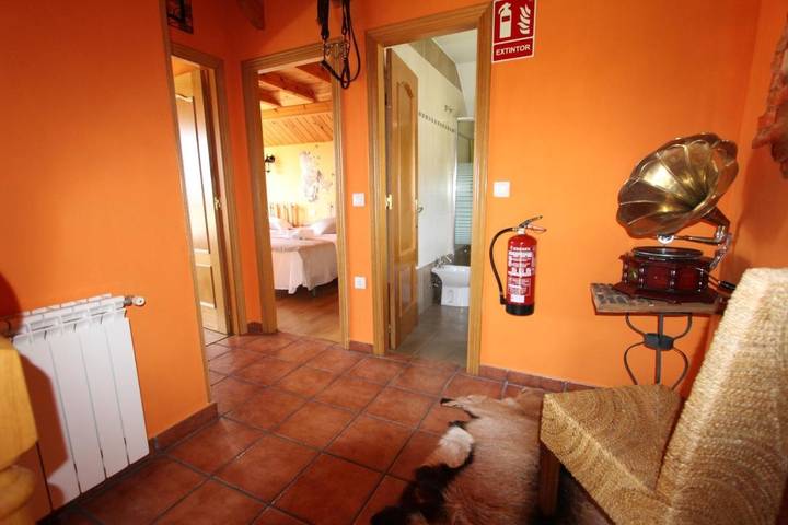 Chalet para 6 personas, con jardín y vistas, Se admiten mascotas en Montaña Palentina - 4