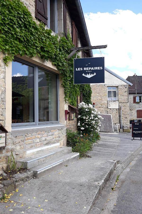 Double Room in Nans-sous-Sainte-Anne, Jura Francais