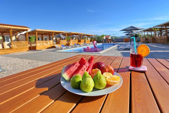 Wohnwagen für 6 Personen, mit Terrasse in Kroatien - 3