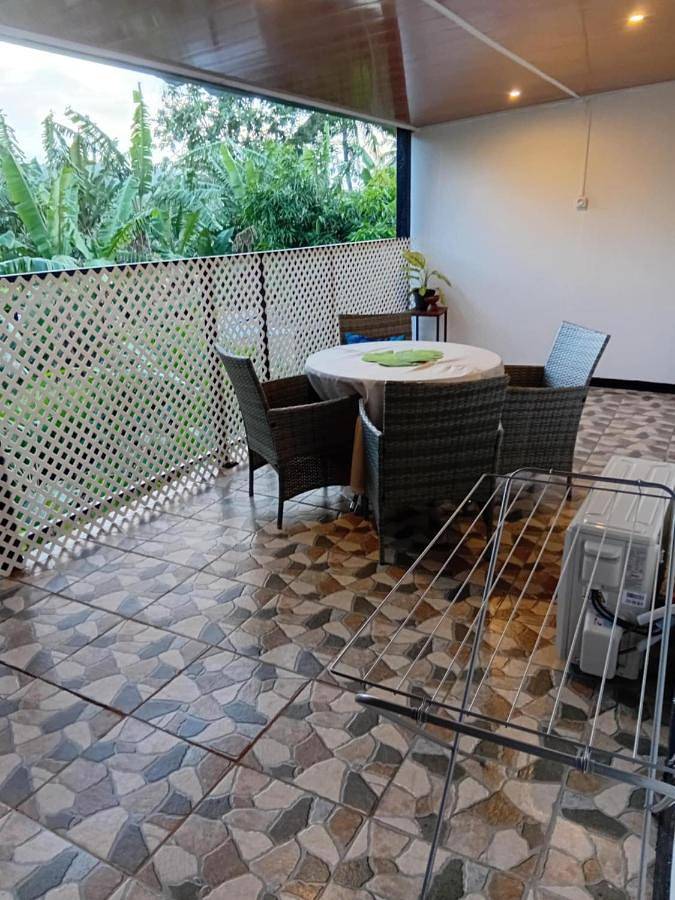 Appartement de vacances pour 4 personnes, avec jardin ainsi que terrasse et vue