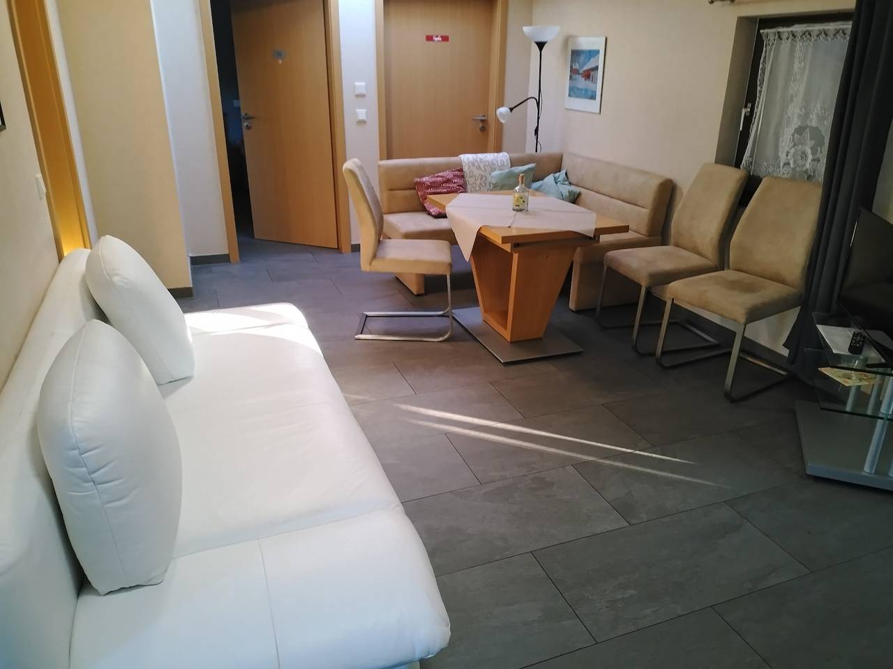 Ganze Ferienwohnung, Sonnenhof, Ferienwohnung Zwischenbau in Weilmünster, Lahntal