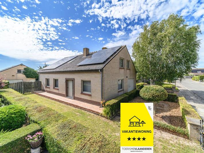 Location de vacances pour 8 personnes, avec Terrasse et Jardin dans Chateau De Beauvoorde Furnes