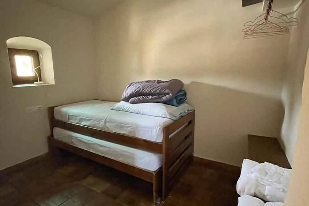 Casita rural entre olivos in Biar, Interior de Alicante