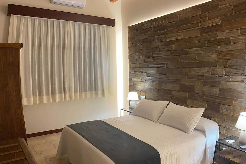 Roomtype in Marina Rossell, Parc Natural de la Tinença de Benifassà