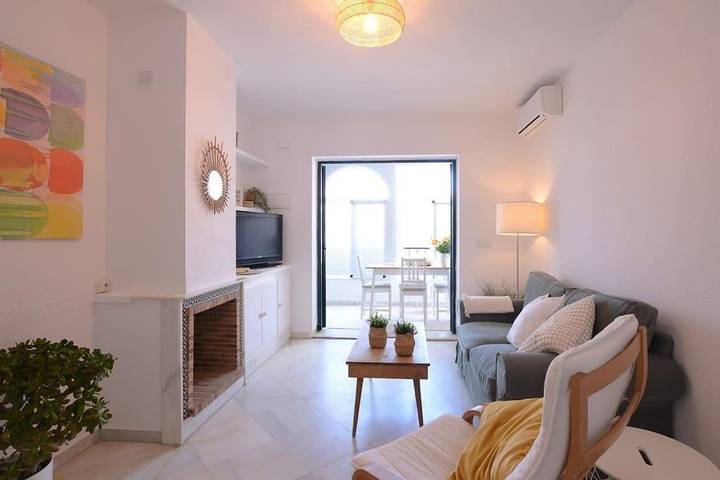Apartamento de vacaciones para 4 personas, con piscina además de terraza y vistas - 1