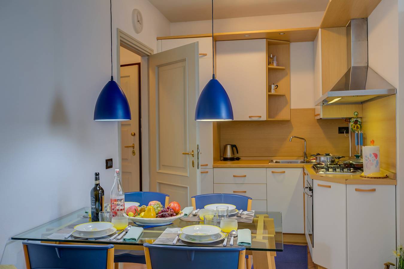 Appartement entier, Mirabella Lake View & private parking in Salò, Montagnes autour du lac de Garde