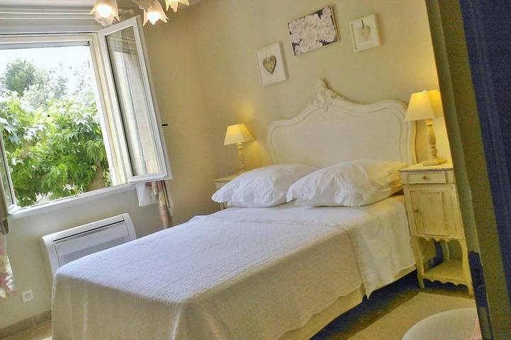 Gîte pour 2 personnes, avec jardin à L'Isle-sur-la-Sorgue - 2