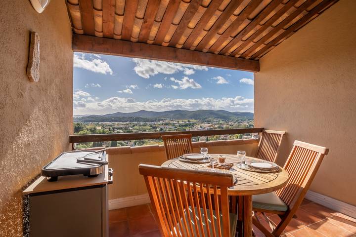 Ferienwohnung für 2 Personen, mit Terrasse und Pool in Bormes-les-Mimosas - 2