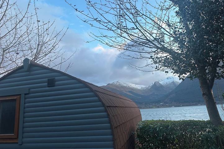 Log cabin for 2 people in Ballachulish