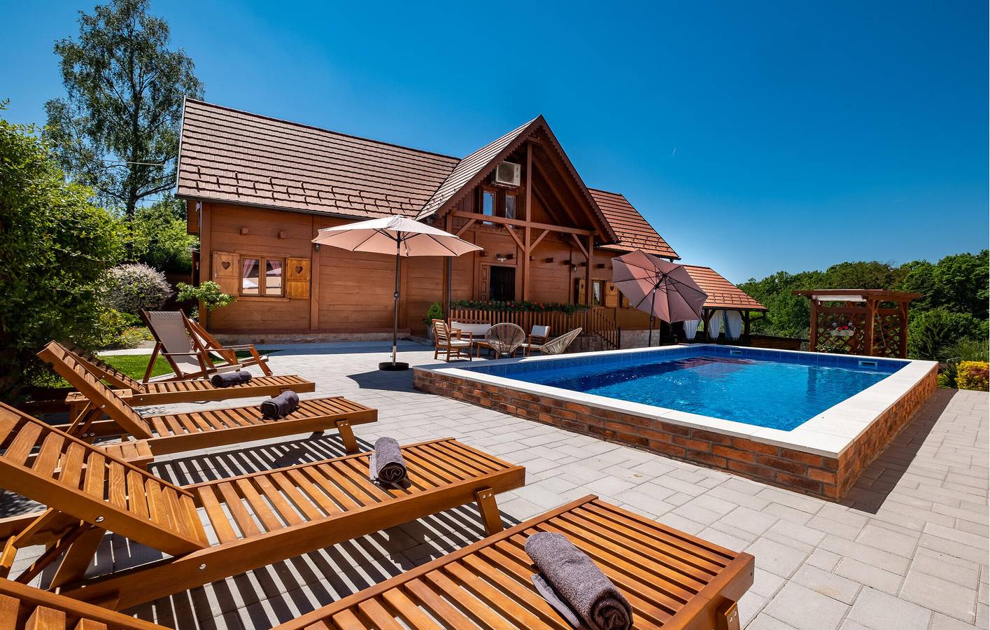 Gemütliche 154 m² große Wohnung mit Pool, WLAN, Küche und Parkplatz in Zagreb und Umgebung