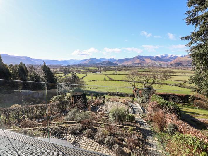 Log cabin for 8 people, with Balcony and Garden in Bassenthwaite Lake