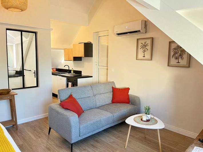 Gîte pour 2 personnes, avec piscine ainsi que terrasse et vue dans Nettlé Bay - 3