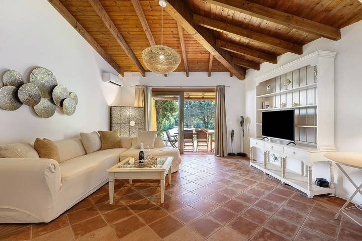 Villa 'Sole' mit privatem Pool, Wlan und Klimaanlage in Punta De Su Turrione, Stintino