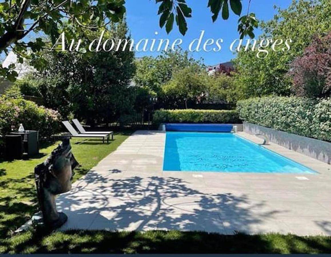 Au domaine des anges, 3 gîtes luxueux avec Jacuzzi privatif, sauna, mini-piscine, piscine extérieure chauffée en saison in Bain-de-Bretagne, Région de Redon