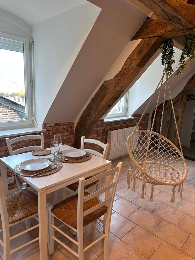 Appartement entier, One-Bedroom Apartment in Pont-Audemer, Région de Bernay