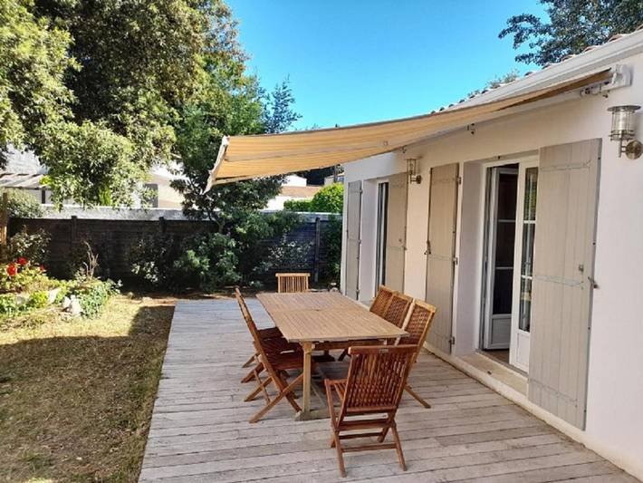 Location de vacances pour 6 personnes, avec vue et jardin dans Vert Bois