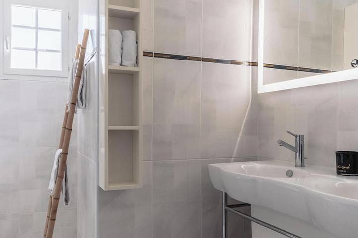 Location de vacances pour 6 personnes, avec jardin ainsi que terrasse et piscine à Trausse - 4