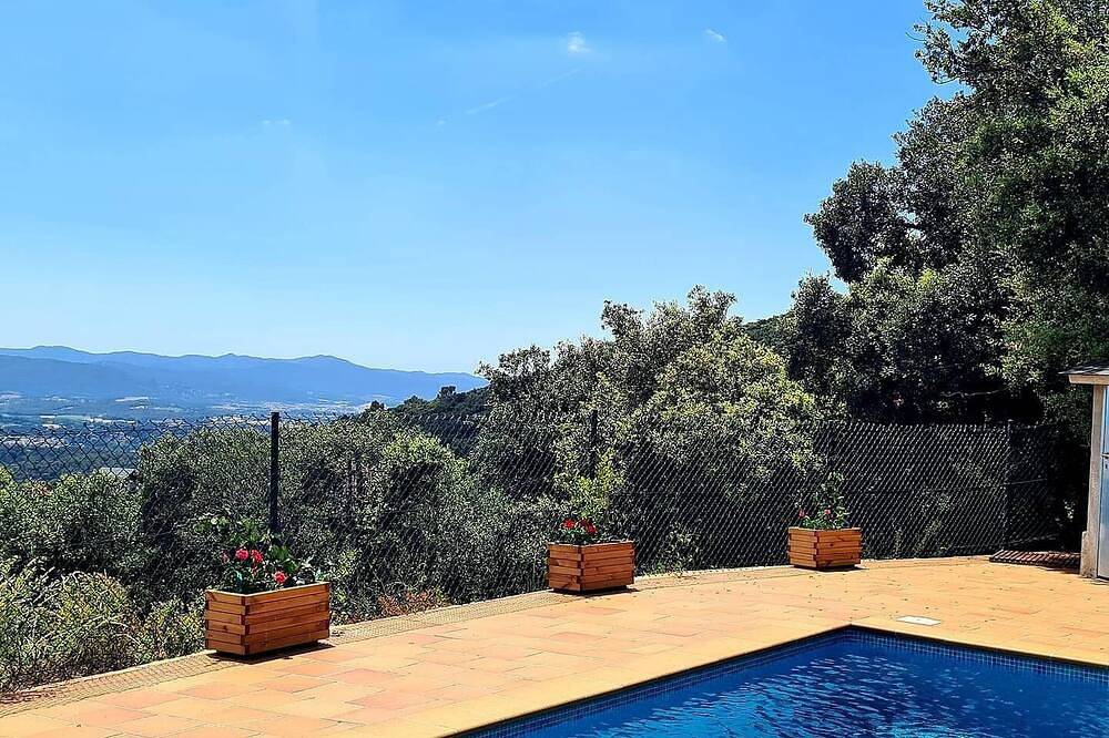 Apartamento entero, Montseny Natural Park Forest Studio with spectacular valley and coastal views in San Pedro de Vilamajor, Interior de Barcelona