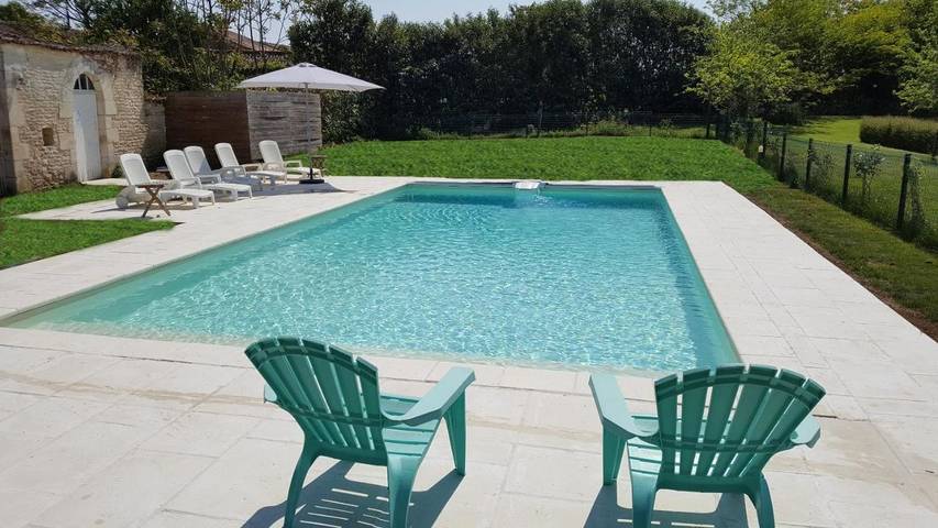 Chambre d’hôte pour 4 personnes, avec jardin et piscine, adapté aux familles à Neuville-de-Poitou - 3
