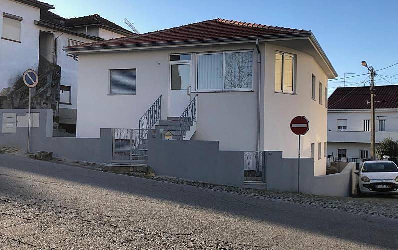 Casa do Meio R/C in Paredes, Distrito do Porto