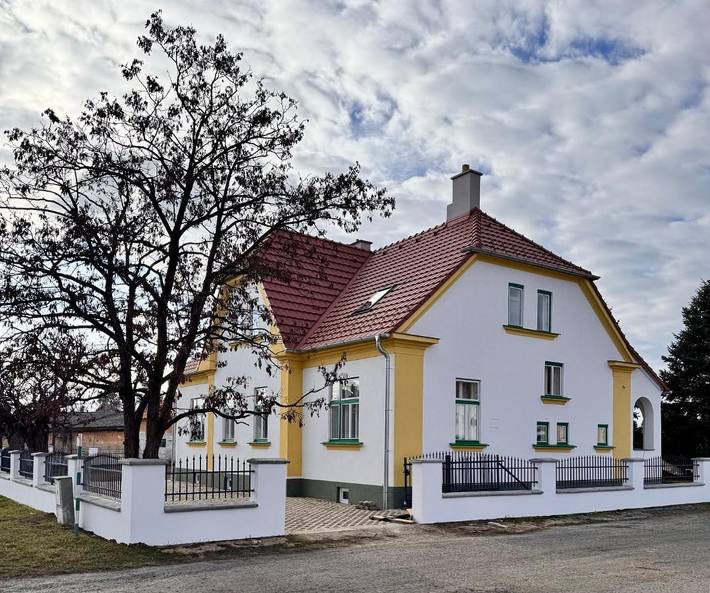 Vakantiehuis voor 15 personen, with uitzicht and tuin as well as sauna in Zuid-Moravië