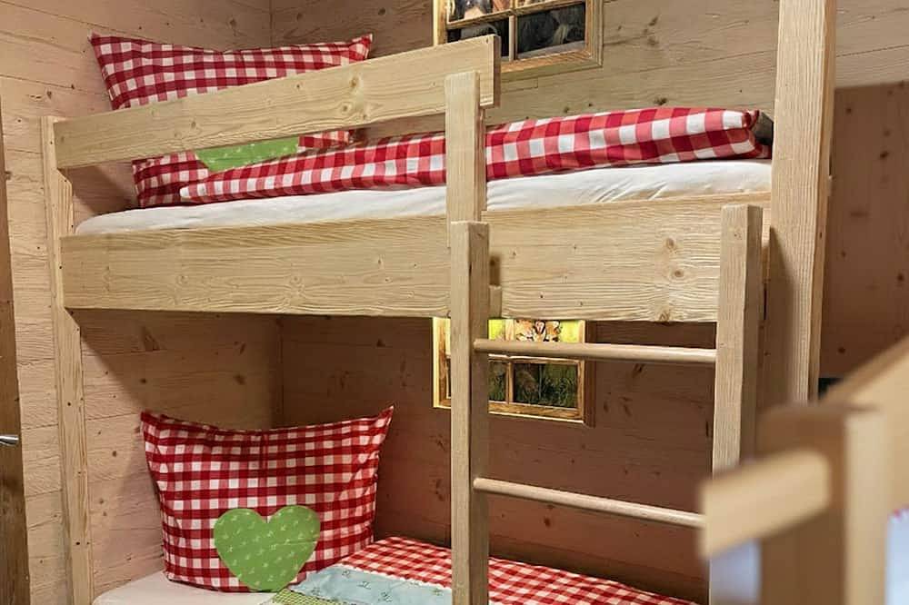 Ganze Wohnung, 🌲5*Sterne Fewo Zirbe: Wellness-Luxus mit Sauna & Whirlpool-Badewanne in Arnbruck, Ostbayern