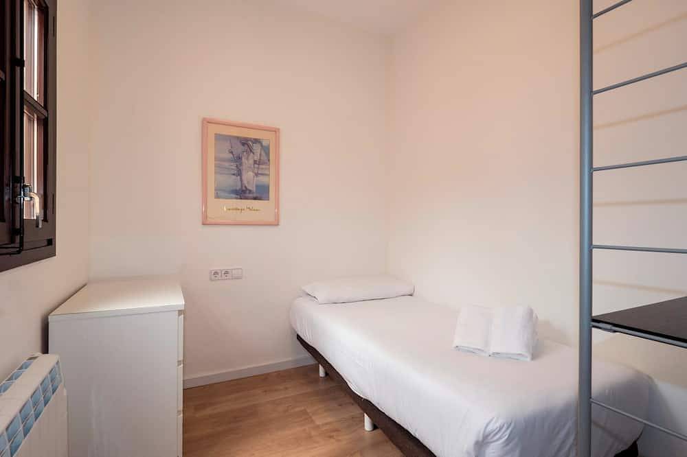 Entire apartment, Bebarceloner Pelayo Apartments - 2 bedrooms in Barcelona Centre, Barcelona