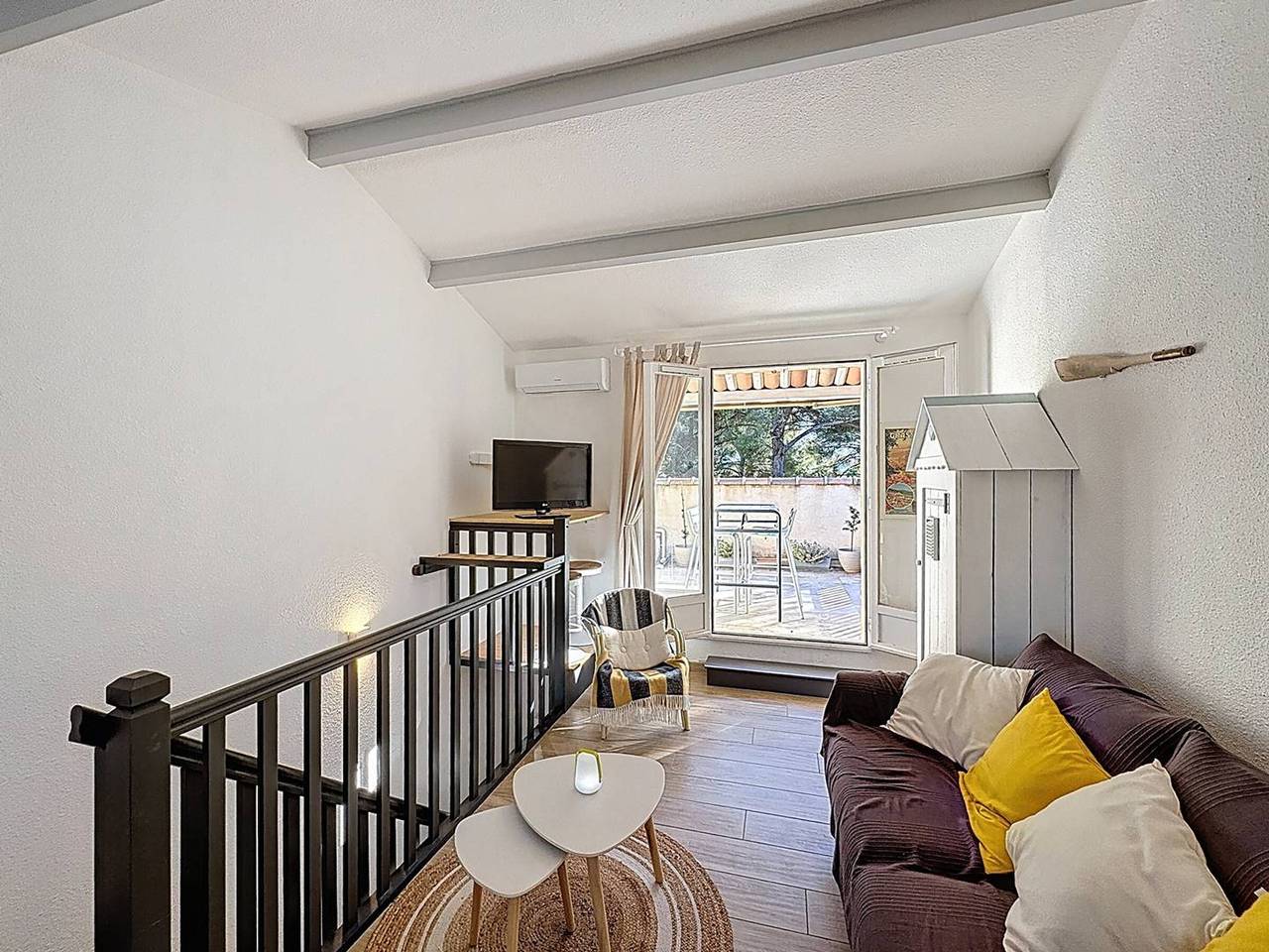 Appartement entier, Charmant T2 duplex avec clim' et parking privé, proche plage in Les Lecques, Saint-Cyr-sur-Mer