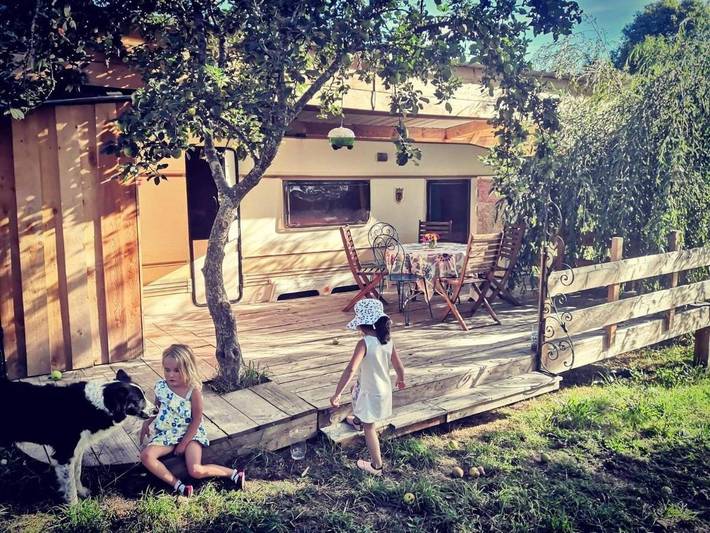 Camping pour 6 personnes, avec Terrasse ainsi que Jardin et Vue