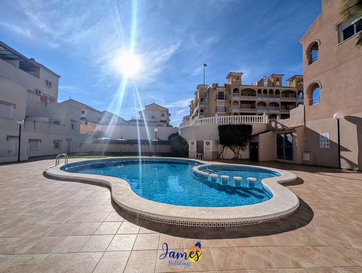 Appartement entier, Appartement de vacances pour 4 personnes avec jardin in Orihuela, Costa Blanca