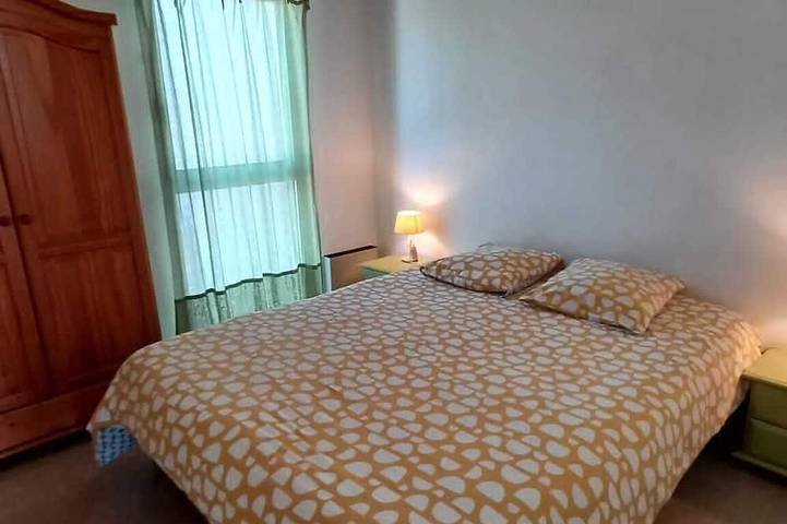 Gîte pour 4 personnes, avec terrasse dans Plage De L Anse De L Arene - 2