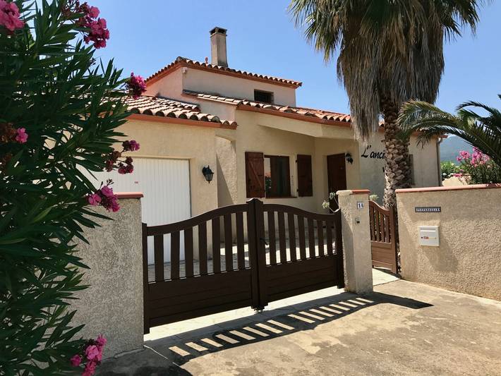 Gîte pour 6 personnes, avec piscine, adapté aux familles à Saint-Génis-des-Fontaines - 3
