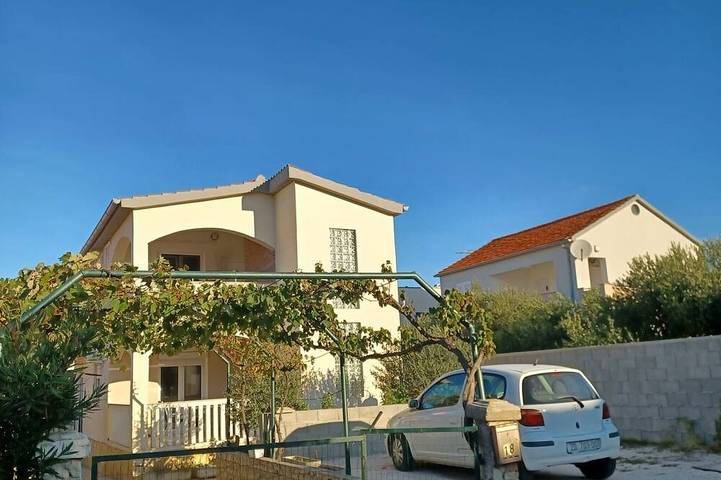 Smještaj za odmor za 3 osoba, s Terasa u Vrsi - mulo (Zadar)
