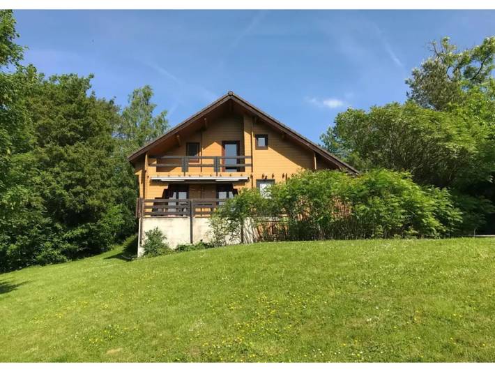 Vakantiehuis voor 8 personen, with Balkon and Terras as well as Tuin and Zwembad in Durbuy