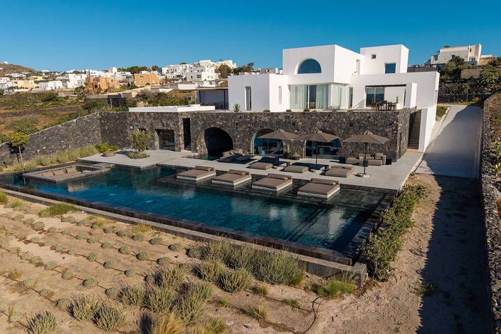 Location de vacances pour 12 personnes, avec jardin et sauna ainsi que jacuzzi et terrasse à Oia - 2