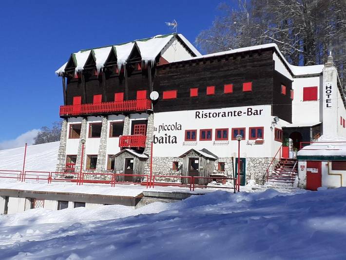 Appartamento per 2 persone, con giardino e panorama, adatto a famiglie con bambini sul Monte Terminillo